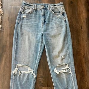 American Eagle Distressed Fit Mom Jean - Size 4